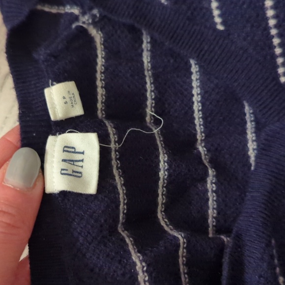 GAP size S Merino blend sweater - Picture 3 of 4